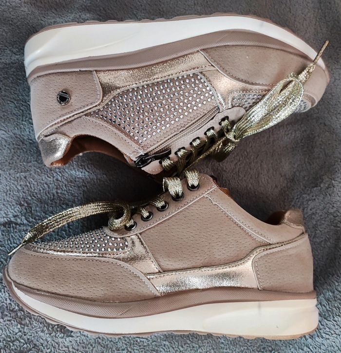 Baskets T36 taupe strass et doré. - photo numéro 3