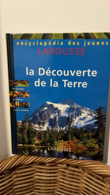 Encyclopédie découverte de la terre Larousse