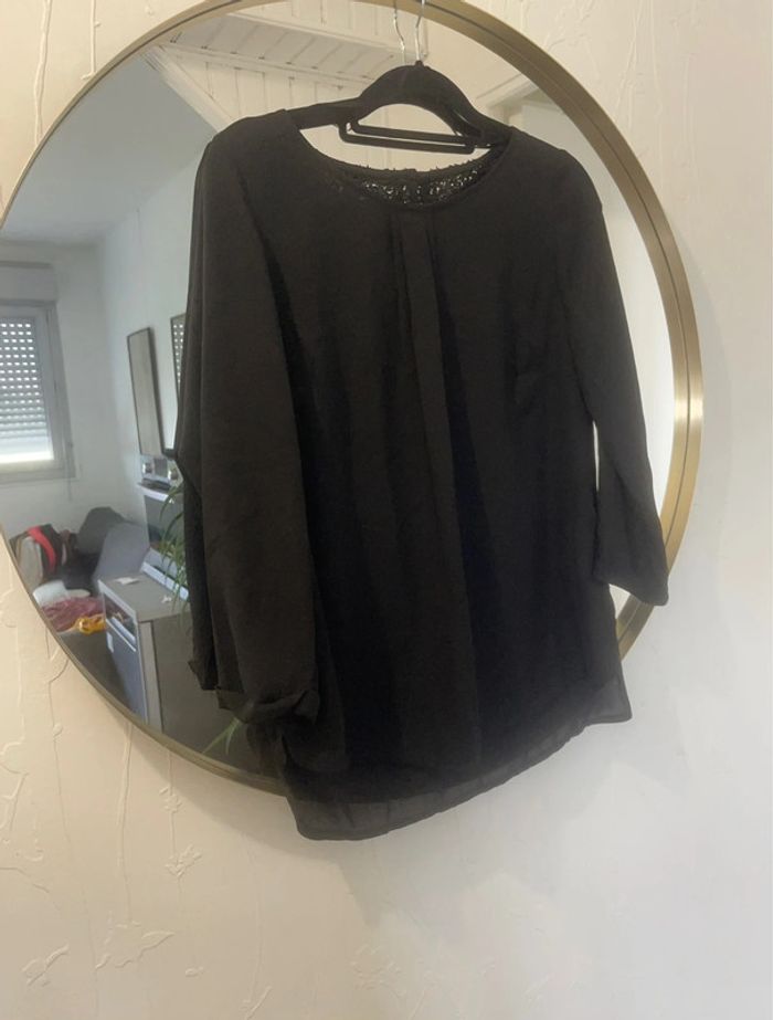 Haut 👚 - photo numéro 2