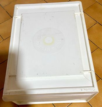 Boîte de rangement balnc et transparent