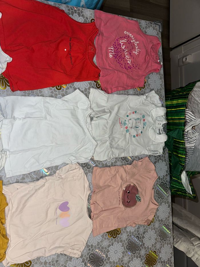 Lot vêtement 6 mois - photo numéro 4