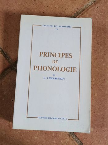 Principes de Phonologie par N.S. Troubetzkoy