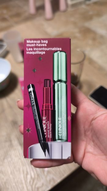 🎁 coffret maquillage clinique 🎁