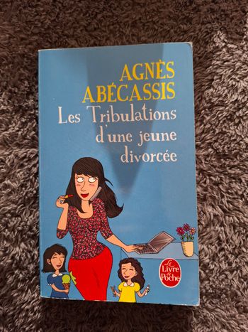Roman Les Tribulations d'une jeune divorcée de Agnès Abécassis en très bon état