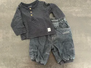 Ensemble garçon teeshirt manches longues à rayures Kiabi et jeans Obaïbi taille 1 mois