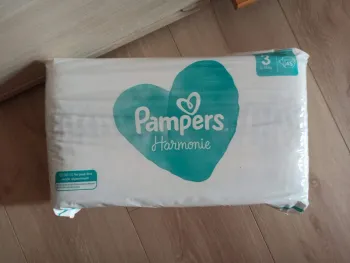 Paquets de couche Pampers neuf
