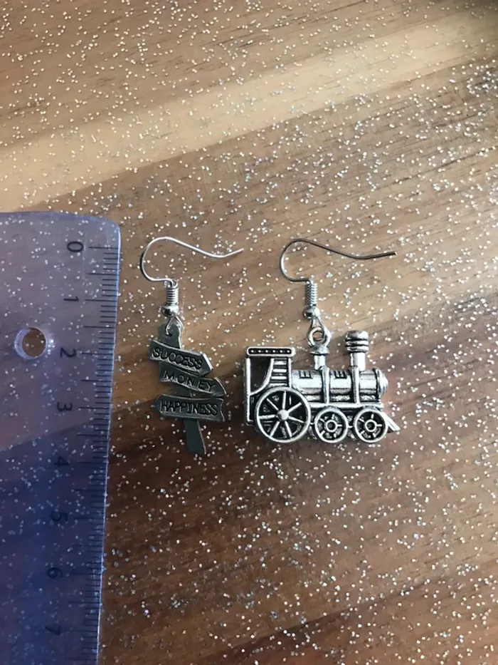 Boucles d’oreilles dépareillées - photo numéro 2