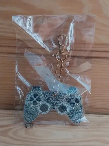 Porte clé recto / verso manette 🕹 de jeu en Diamond painting