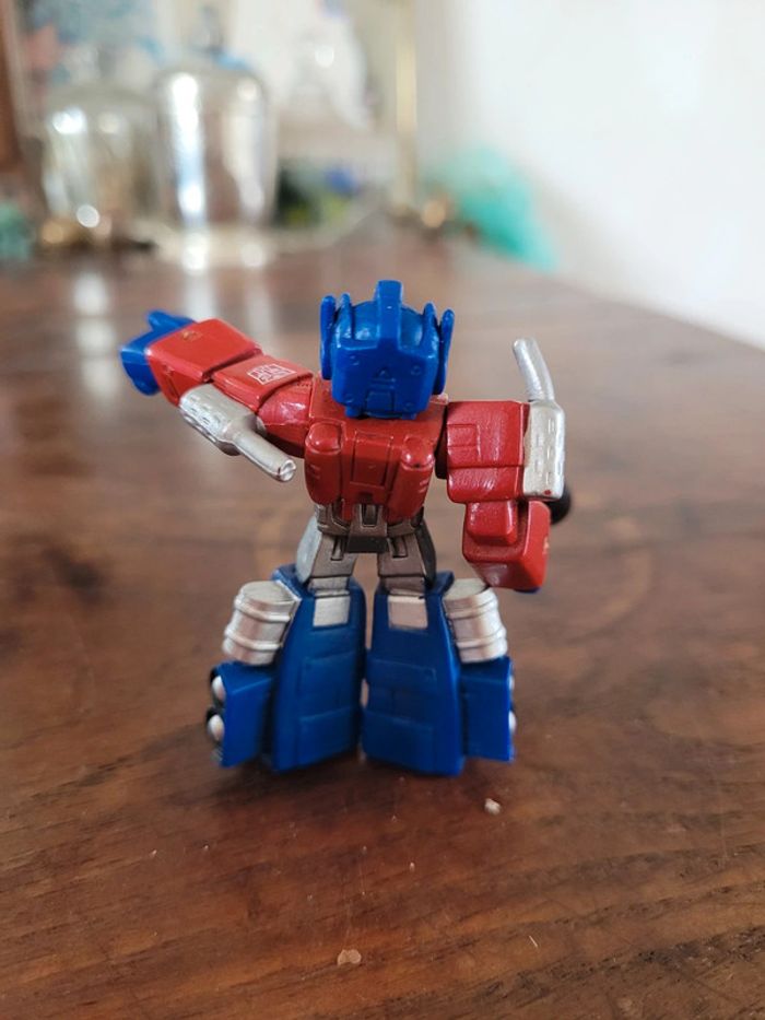 Vends mini transformers optimus prime hasbro 2006 - photo numéro 2
