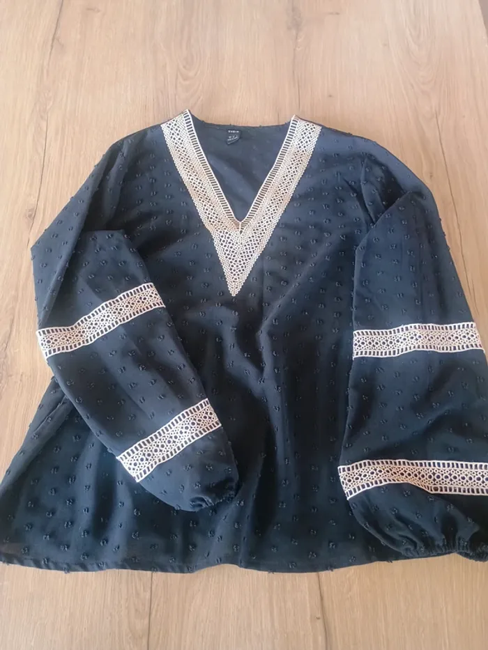 Chemise noire et liseret Shein XL - photo numéro 3