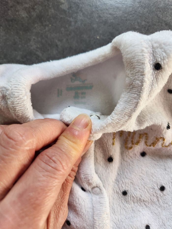 Pyjama velours Minnie taille 1 mois - photo numéro 2