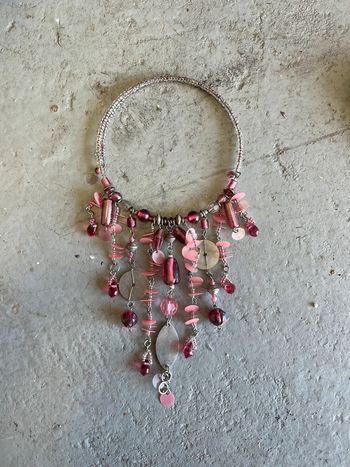 Tour de cou , collier pendant