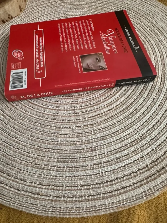 Livre Les Sang-Bleu - photo numéro 3