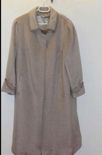 très  beau  manteau