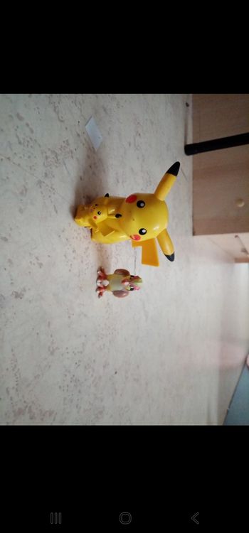 Lot figurines pokemon