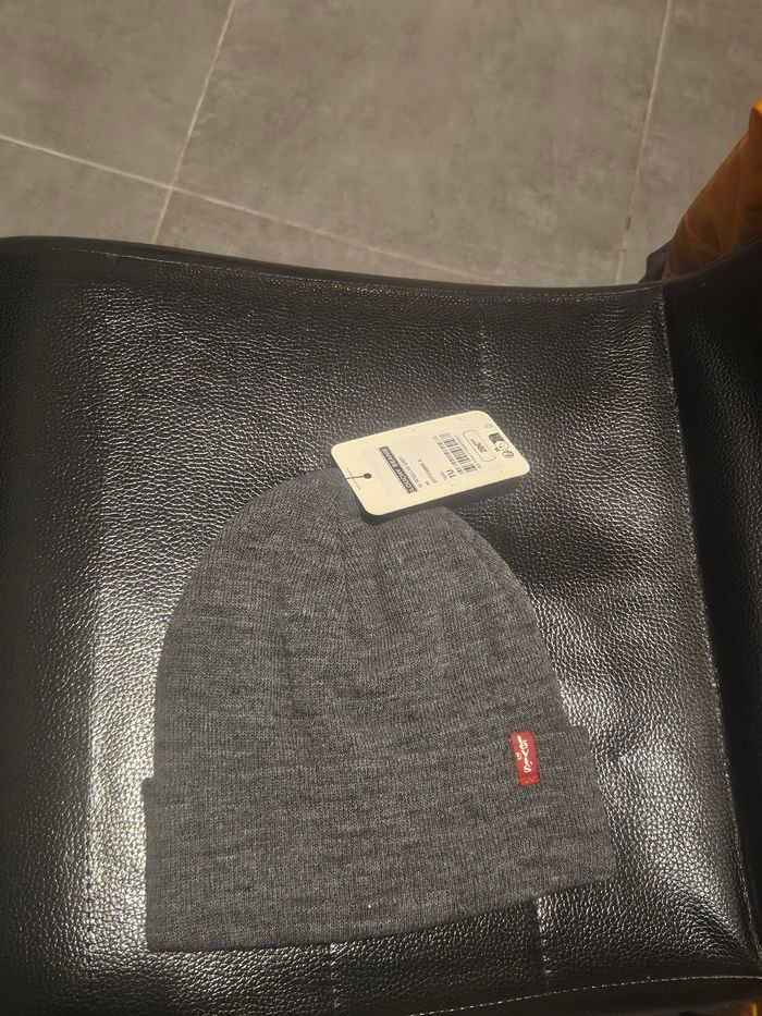 Bonnet Levi's neuf - photo numéro 1