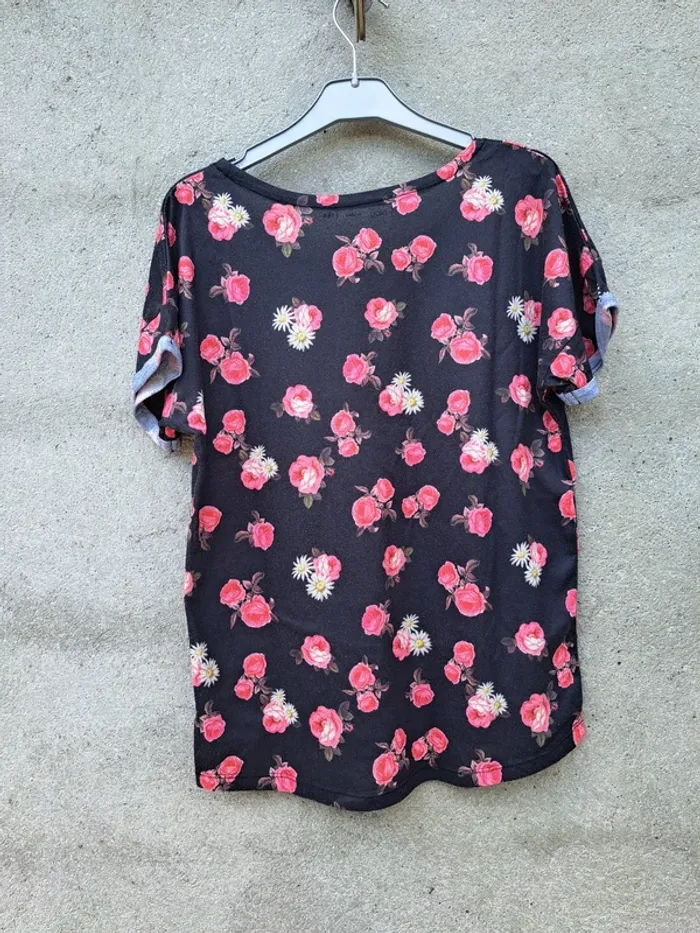 T-shirt à fleur - photo numéro 2