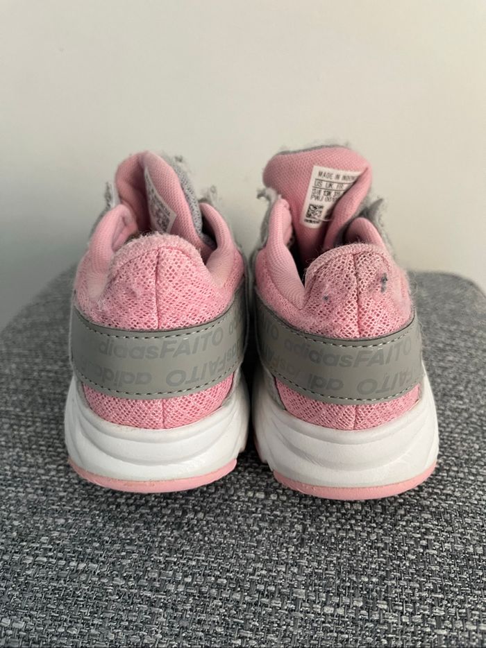 Baskets Adidas Pour Filles taille 31 1/3 - photo numéro 3
