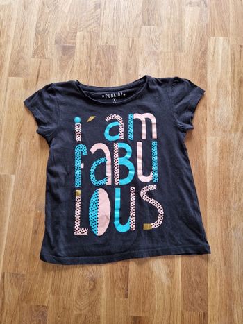 T-shirt taille 6ans en très bon état