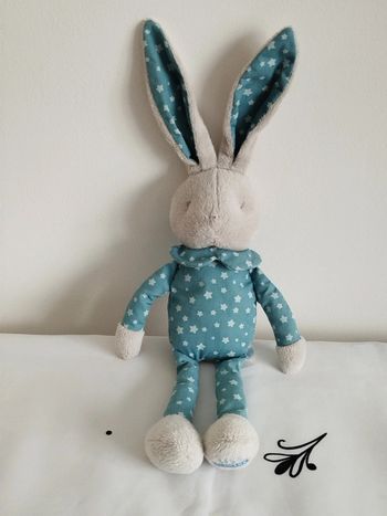 Doudou lapin gris et bleu à motif étoiles Klorane