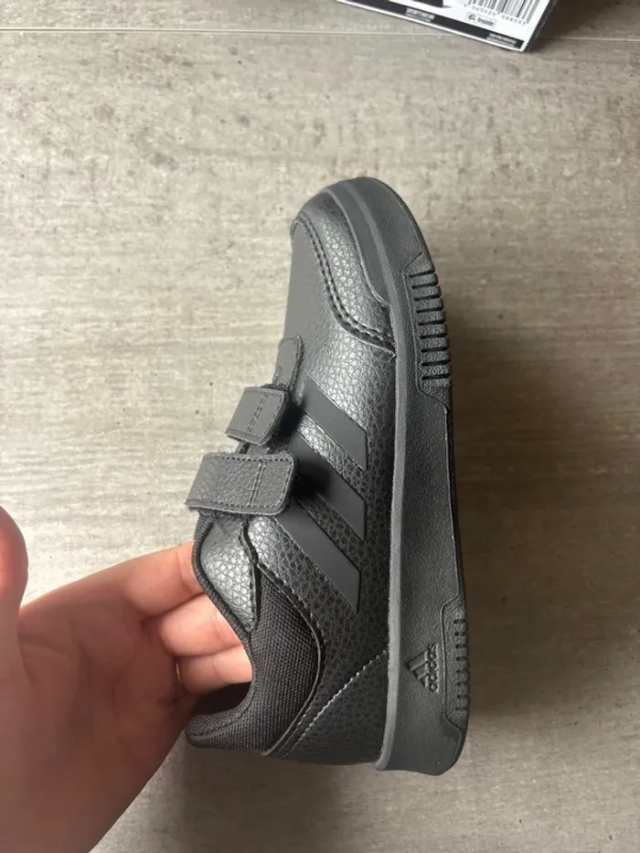Basket adidas taille 32 - photo numéro 2