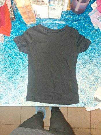 Tee-shirt noir 6 ans