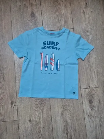 Tee-shirt MC okaidi bleu clair "surf academy" 5 ans en parfait état
