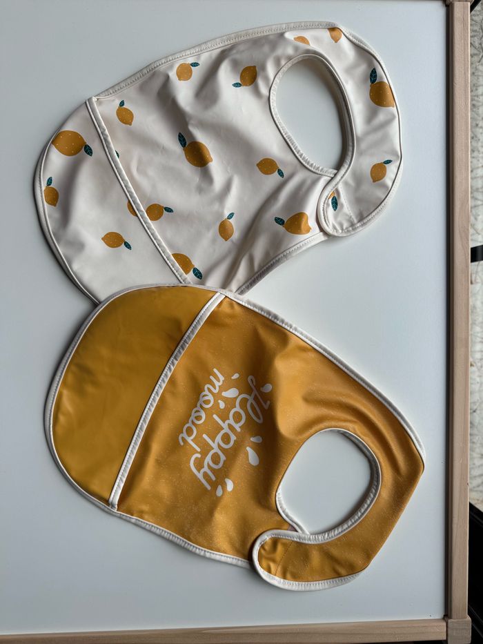 Lot 2 bavoirs étanches Happy