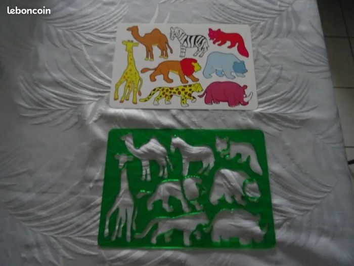 2 pochoirs pour dessiner et colorier
Animaux - photo numéro 4