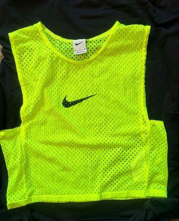 Chasuble sport nike taille S enfant