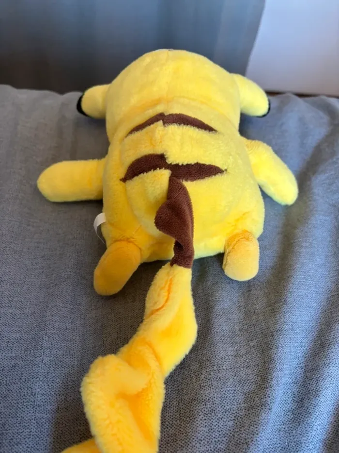 Peluche Pokémon pikachu - photo numéro 3