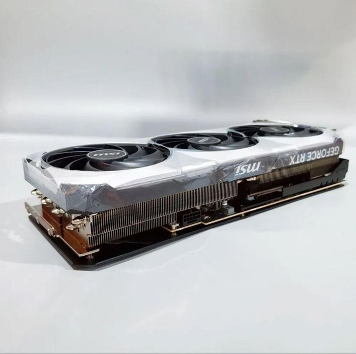 MSI GeForce RTX 4090 - photo numéro 2