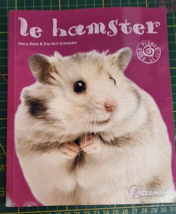 Livre pour apprendre à s'occuper de son hamster en bon état