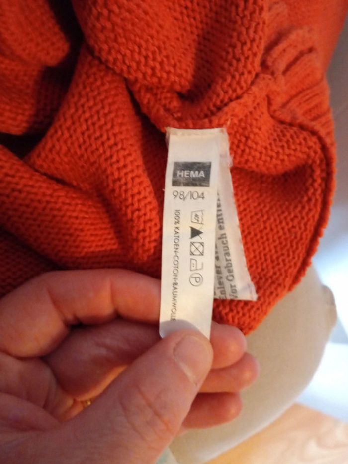 Joli pull orange. Hema. 3 ans - photo numéro 11