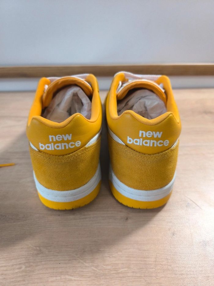 Baskets New Balance 480 jaune moutarde et blanche pointure 46.5 comme neuves - photo numéro 6
