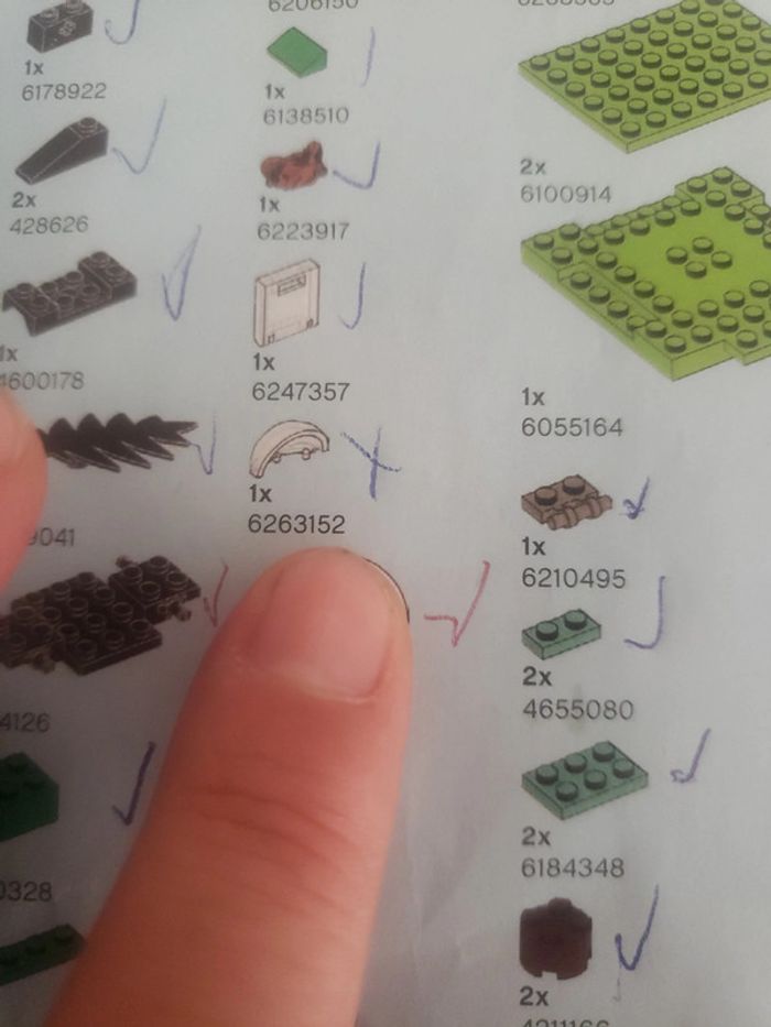Lego toys story 10768 L'aventure de Buzz et la Bergère dans l'aire de jeu - photo numéro 6