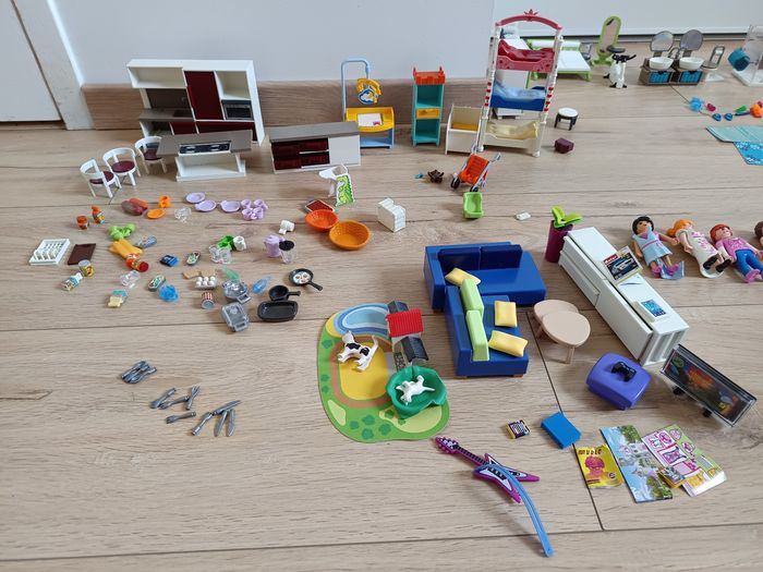 Maison playmobil avec tous les accessoires - photo numéro 6