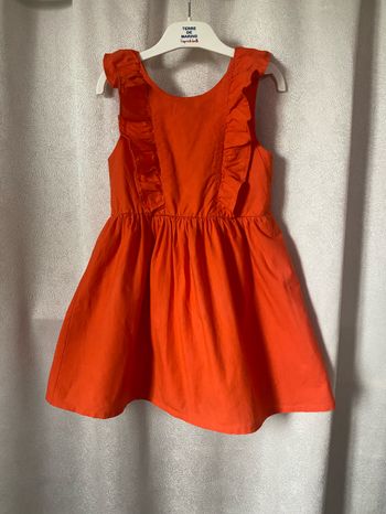 Très jolie robe d’été orange dos nu 6 ans Gémo