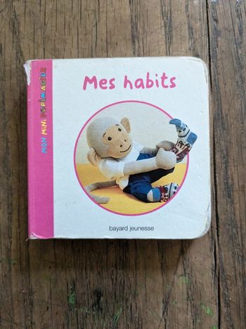 Petit livre mes habits