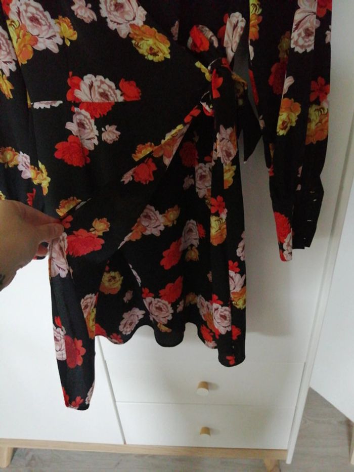 Robe cache coeur fleurie - photo numéro 3
