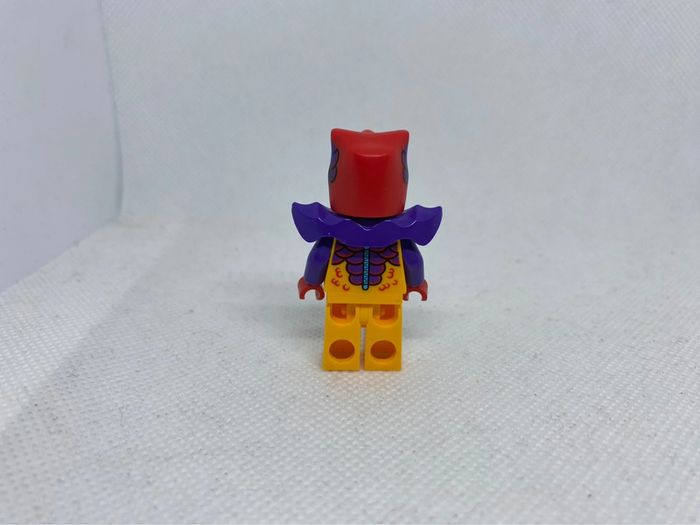 Minifigurine lego city dinosaure/dragon comic shop guy, suit guy - photo numéro 3