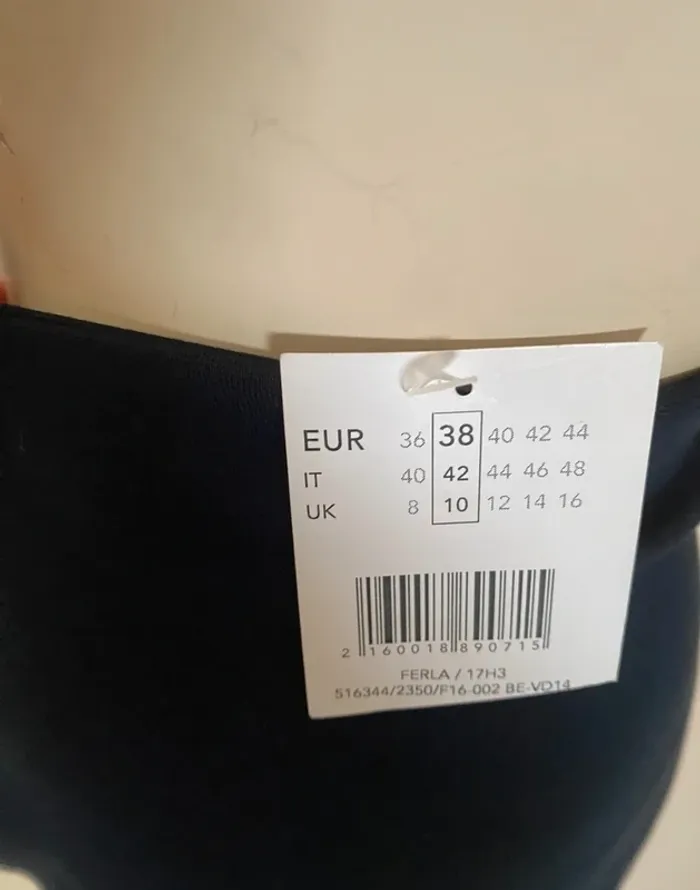 Jupe bleue marine avec perles Camaïeu taille 38 - photo numéro 2