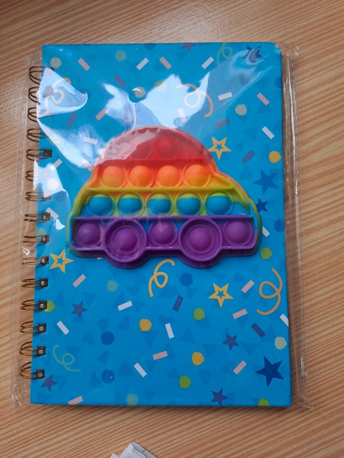 Cahier enfant avec jeu