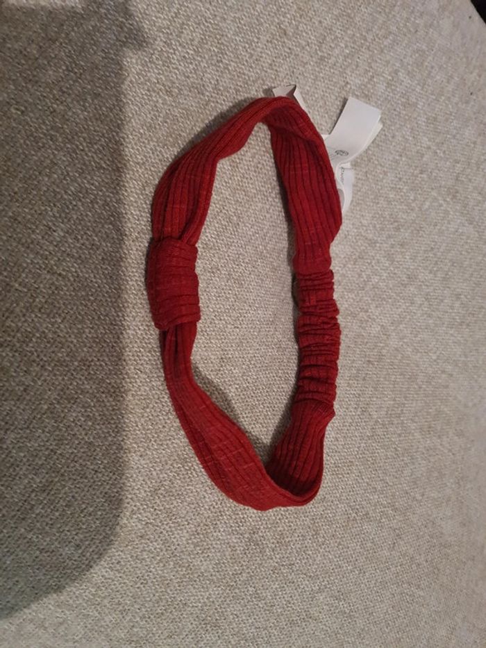 Bandeau rouge tape à l'œil - photo numéro 2