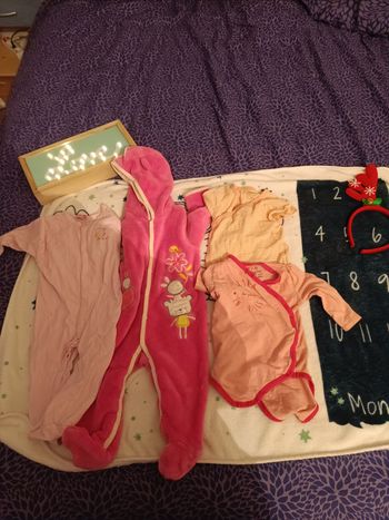 Lot de pyjama et body