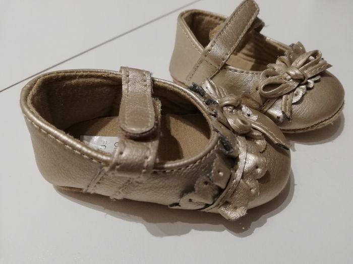 Chaussures, chaussons bébé - photo numéro 2