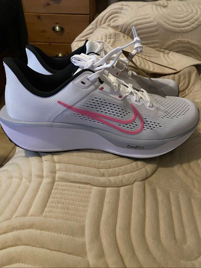 Basket Nike quest 6