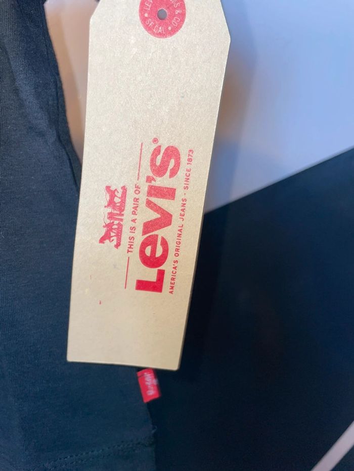 T-shirt Levi’s neuf - photo numéro 4