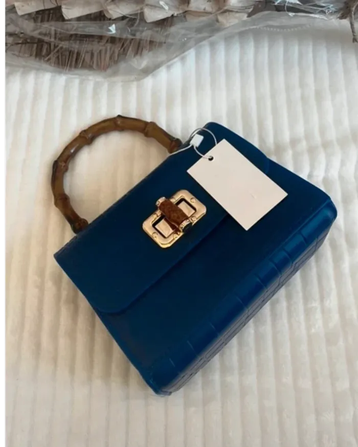 Sac à main bleu effet croco avec poignée en bambou - photo numéro 2