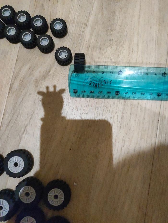 Lot de 10 pneus Lego - photo numéro 3